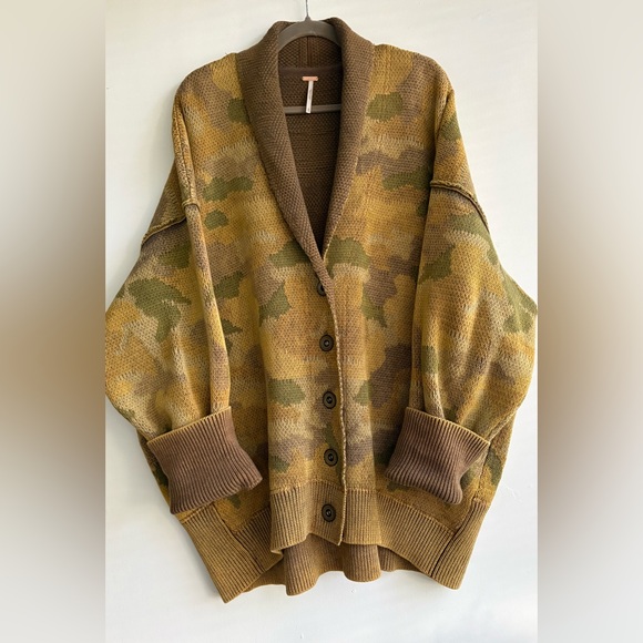 Free People Chamomile Pattern Cardi in Army Combo!🌟 - Picture 10 of 16